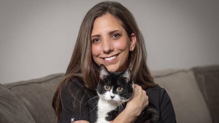 Breast cancer survivor, diagnosed at age 35, advocates younger screening