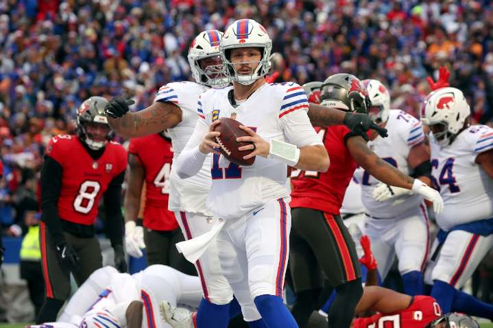 Josh Allen powers Bills past Buccaneers with historic six