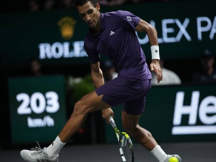 Felix Auger-Aliassime falls to Jannik Sinner in Paris final