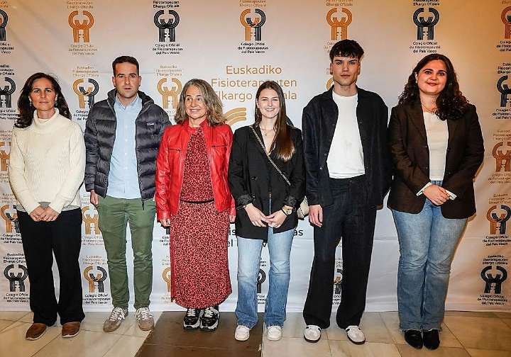 Premio a la periodista de DV Claudia Turiel de los fisioterapeutas vascos