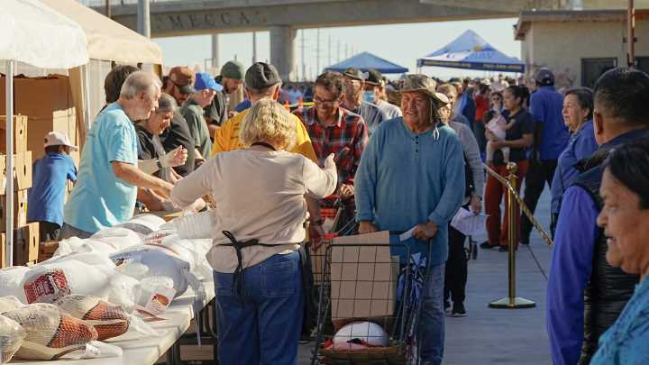 Galilee Center in Mecca distributes holiday food to those in need
