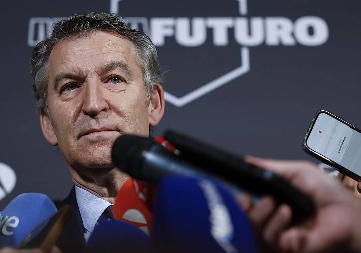Feijóo anuncia el relevo de Mazón al frente del PP valenciano tras la investidura de Pérez Llorca