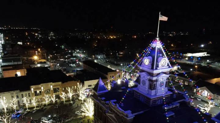 Franklin Courthouse holiday lights receive major upgrade thanks to grant