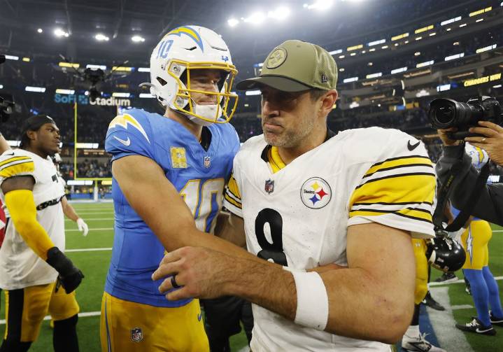 Paul Zeise's mailbag: Is Aaron Rodgers in danger of being benched?