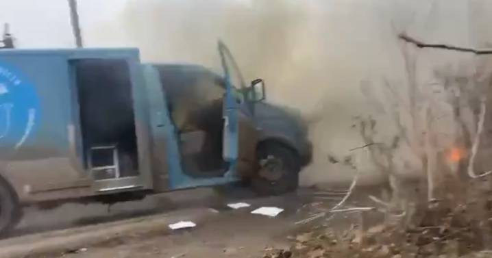 Un dron ruso ataca un furgón de una ONG en Donetsk donde viajaba una periodista española que se ha salvado por poco