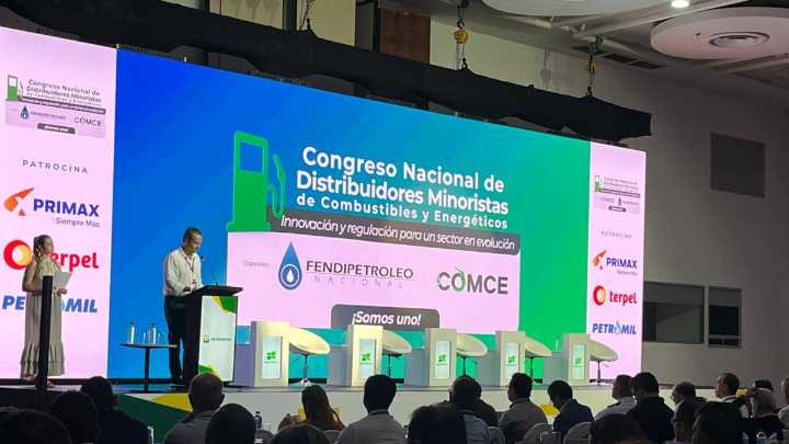 Polémica por cobro del 19 % de IVA a Reficar: expertos advierten riesgos financieros y alzas en combustibles