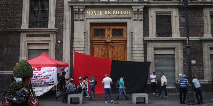 Huelga en el Monte de Piedad: renuncia Rafael del Río, director del patronato