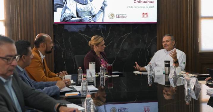 Maru Campos sostiene reunión de trabajo con el director general del Infonavit