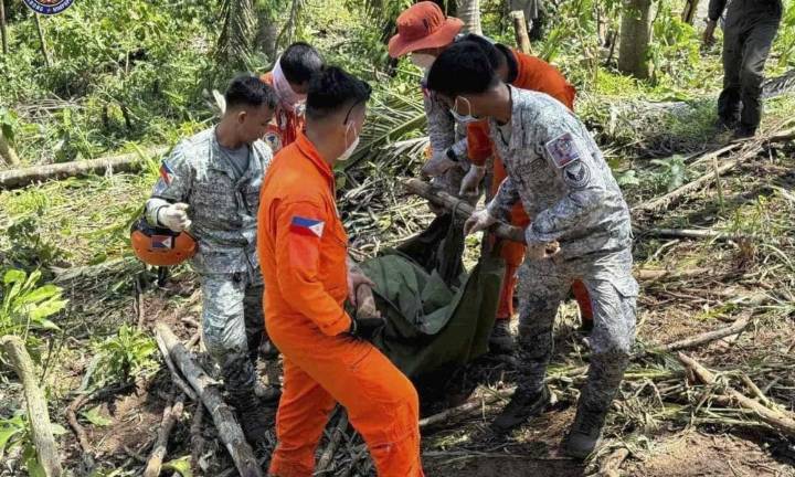 Al menos 114 muertos y 127 desaparecidos en Filipinas tras el paso del tifón Kalmaegi