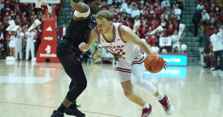 College hoops roundup: IU routs Marquette and Notre Dame handles Chicago State