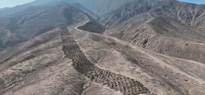 Arqueólogos dicen haber resuelto el misterio de la «banda de agujeros» de Perú