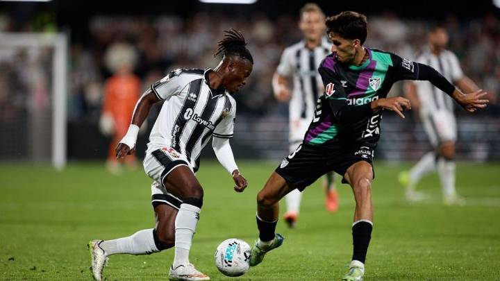 El Málaga CF cae tres puestos en la clasificación