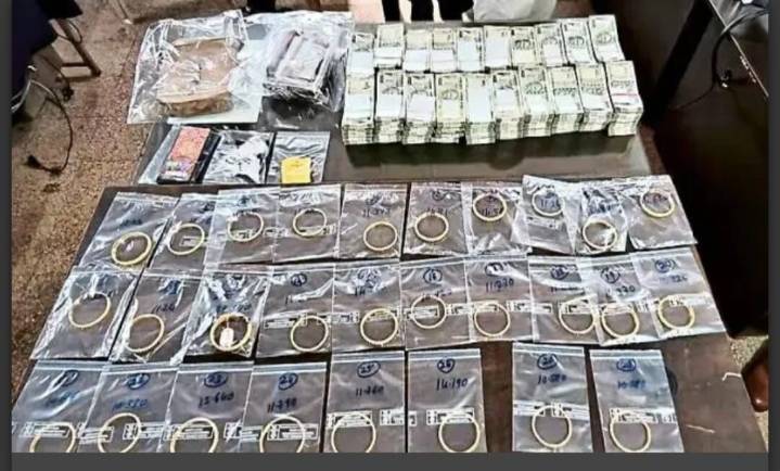 Unaccounted cash of 50 lakh rupees, Gold bangles seized from priv...