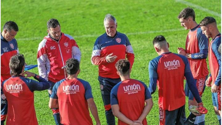 Unión define su calendario: fechas, descanso y una posible pretemporada en Uruguay