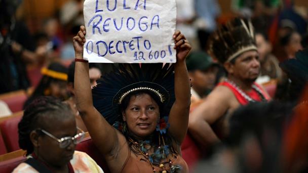 Una protesta indígena perturba nuevamente la COP30 en Brasil