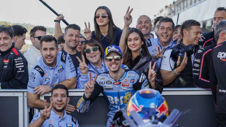 Alex Márquez gana el último sprint del año