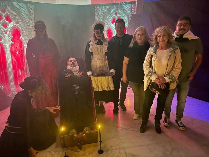 San Juan vive una noche de miedo y diversión con su Laberinto Pirata y la Casa del Terror