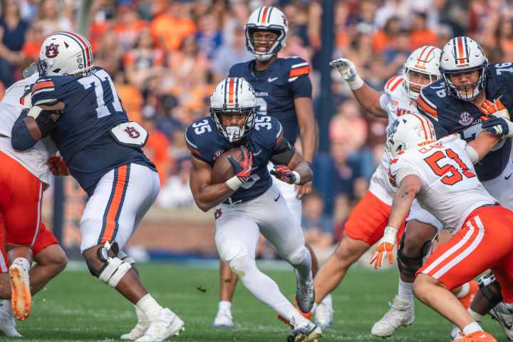 KNIGHT TAKES FLIGHT: Freshman QB explodes for six scores