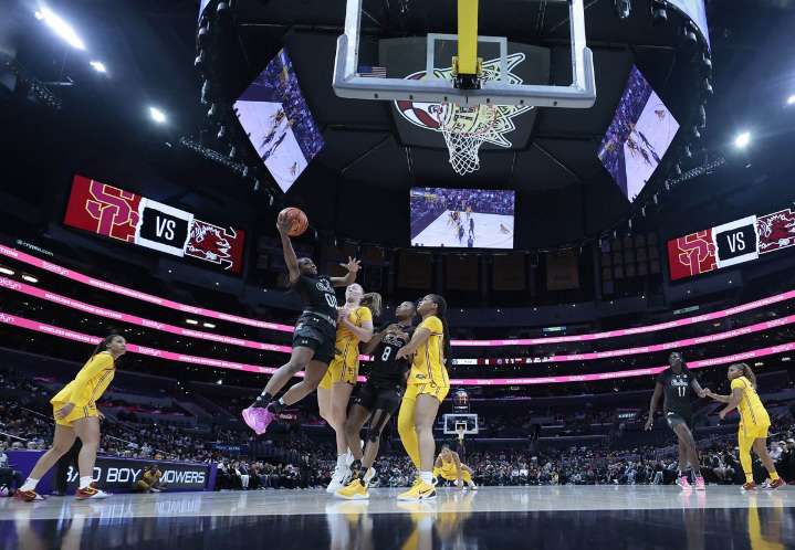 Fresh faces help South Carolina win battle for 'The Real SC' over USC: Takeaways