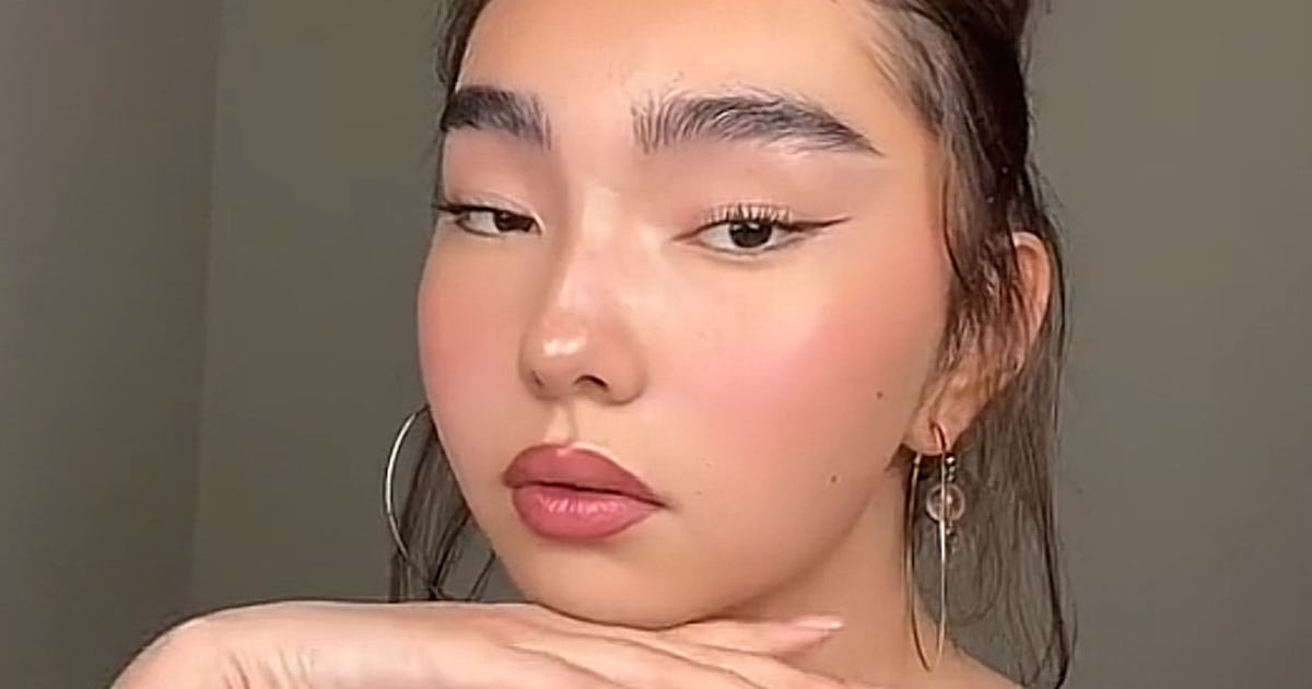 How To Do TikTok’s White Eyeliner Contouring Hack