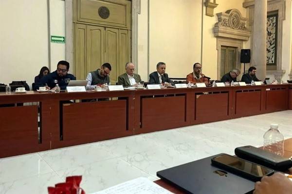 Piden líderes de campesinos liberar bloqueos en carreteras