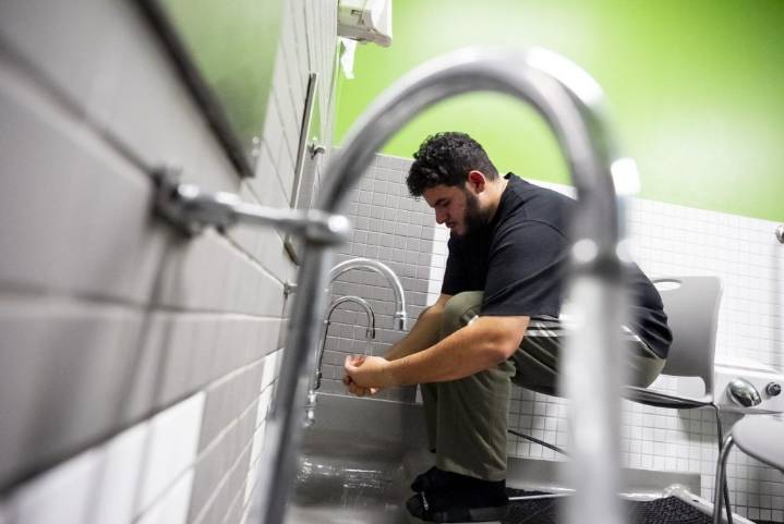 Montreal university students decry Quebec government’s plan to ban prayer rooms