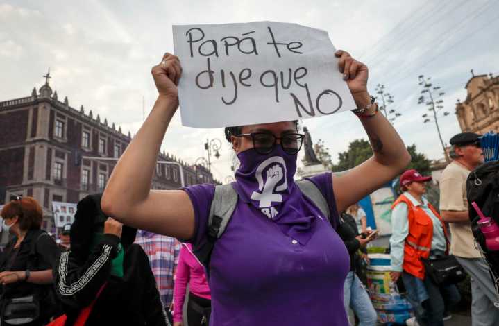 Toman mexicanas las calles en el Día Internacional de la Eliminación de la Violencia contra las Mujeres en México