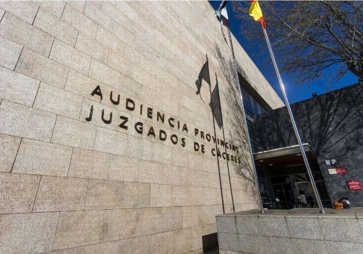 Piden ocho años de cárcel a un hombre por agresión sexual a su expareja en Cáceres quince días después de separarse