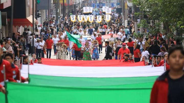 Así se vivió en Córdoba el desfile por el 115 aniversario de la Revolución Mexicana [Fotos]