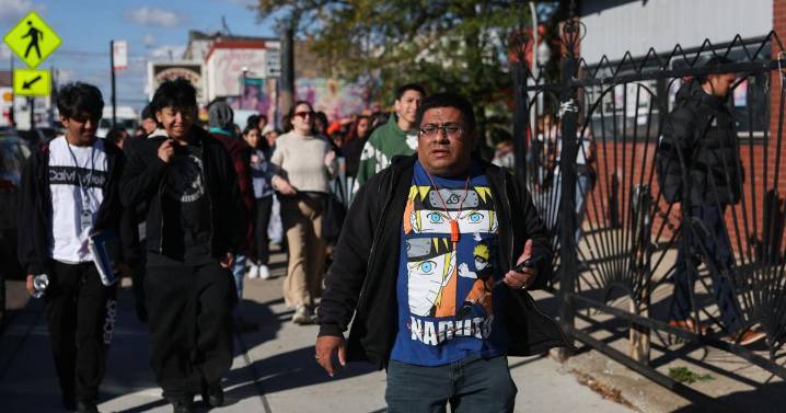 Immigration crackdown inspires uniquely Chicago pushback that's now a model for other cities