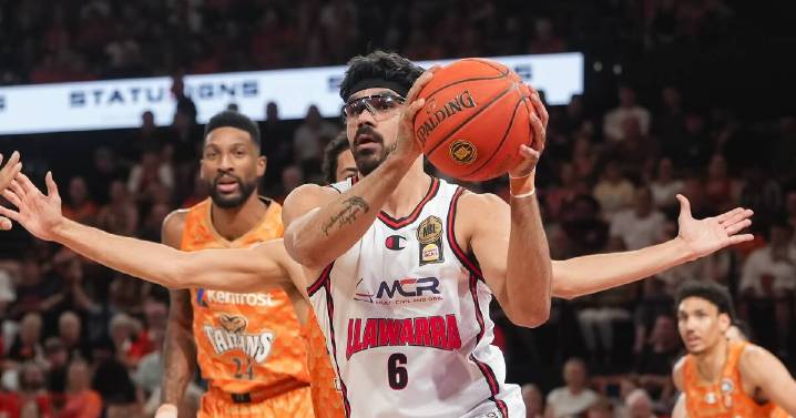 Hawks soar to another win with Hickey's triple