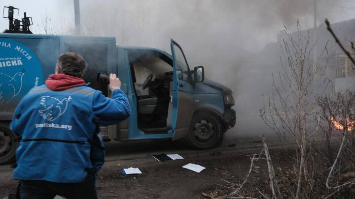 Un dron ruso ataca un furgón de una ONG en Donetsk en el que viajaba una periodista española