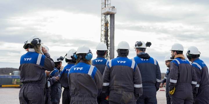 YPF anunció un nuevo récord de producción propia de petróleo en Vaca Muerta: los detalles