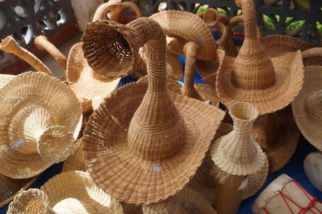 Entre la tierra y el inframundo: el significado del sombrero mazateco