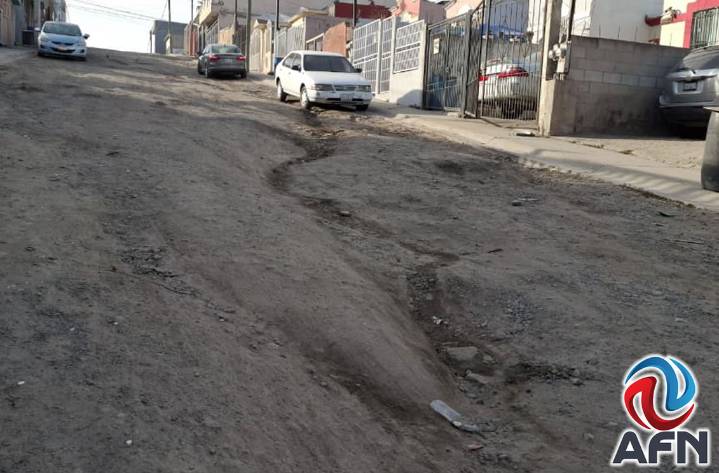 Denuncian deterioro de calles en Villas del Real Segunda Sección