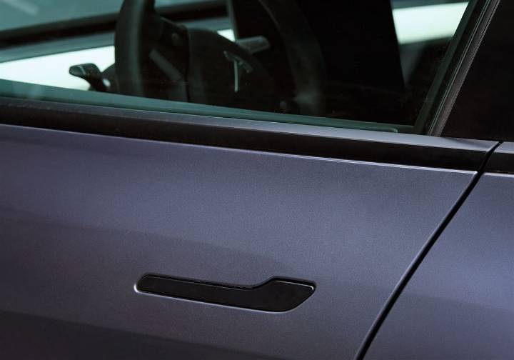 Tesla owner complaints rise in U.S. door