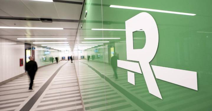 'Truly incredible': Commuters impressed with new branch of Montreal's rail network