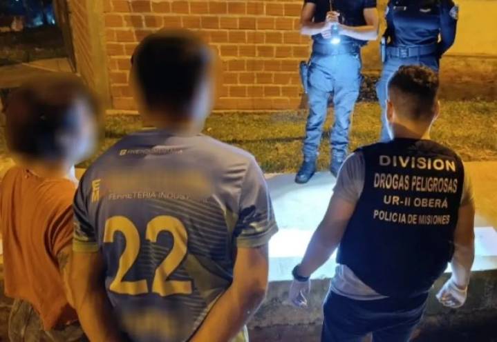 Cayó en pleno “pasa mano”: detienen a una mujer con ocho dosis de cocaína en Oberá