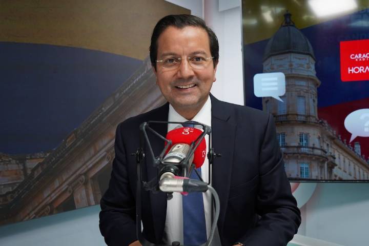 David Luna asegura que ya superó el millón de firmas para validar su candidatura presidencial