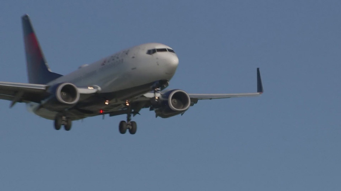 Government shutdown could cancel flights at Indianapolis Airport. Here’s what airlines are offering