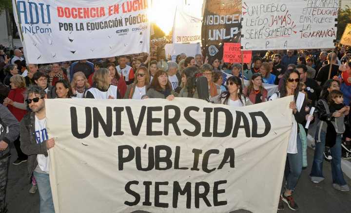 Comienza el paro nacional universitario por 72 hs