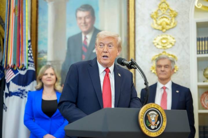 Column: Expiring subsidies are first step to meaningful health care reform