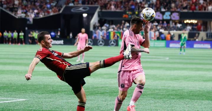 Atlanta United declines option on Brooks Lennon