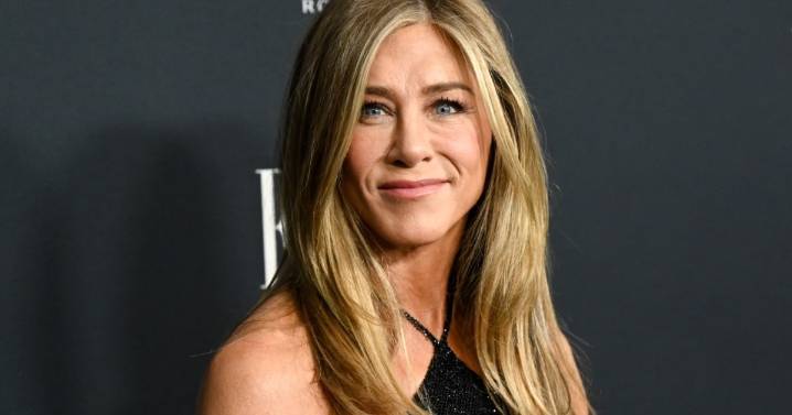 Jennifer Aniston Wows in Black Gown