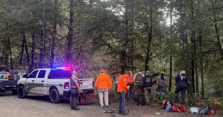 Brookings teams unite to save injured Reedsport man and dog from river fall