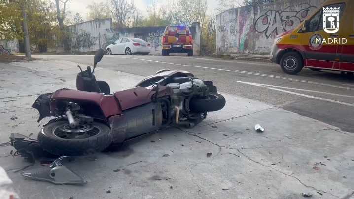 Herido grave un motorista de 23 años al chocar con un coche en una salida de la A
