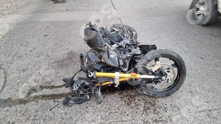 Motociclista sufre grave accidente en Francisco Villa y Milán