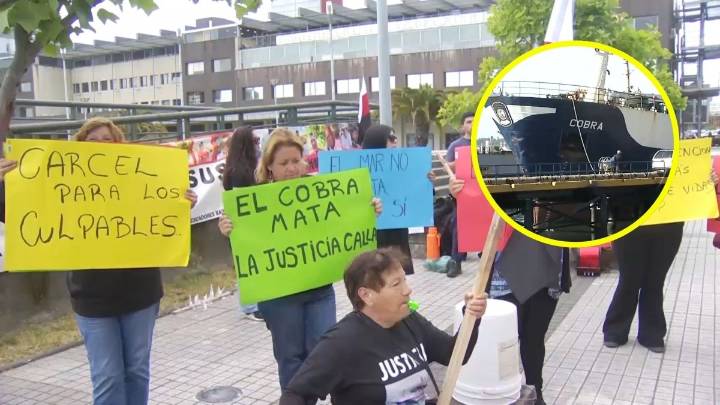"Basta de volver a meter el dedo en la herida": Familias de víctimas de lancha "Bruma" protestan por traslado del buque "Cobra"