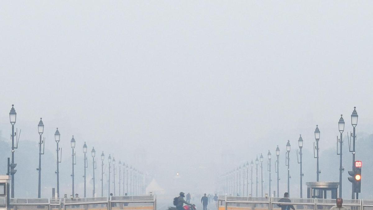 Delhi air quality in ‘very poor’ category; no respite from pollution; AQI at 391