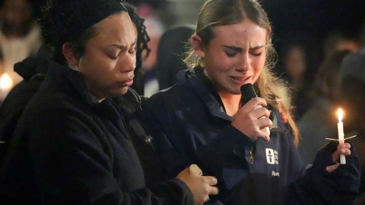 Twinsburg holds candlelight vigil for 14